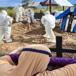 Warga Daerah Ini Makamkan Jenazah Pasien Covid-19 Tanpa APD