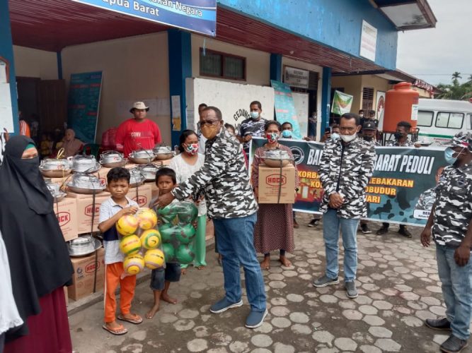 Bapera Papua Barat Bantu Korban Kebakaran Kampung Nelayan Borobodur Manokwari