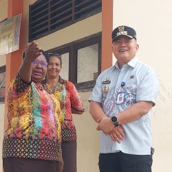 Bernhard Rondonuwu Tinjau Kebersihan dan Dorong Kreativitas di SMP Negeri 4