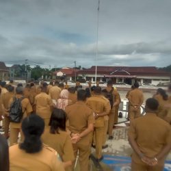 Bernhard Rondonuwu Tegaskan Aturan ASN dan Kebersihan Lingkungan dalam Apel Pagi