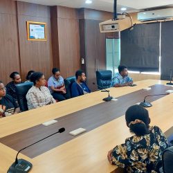 Pj. Wali Kota Bernhard Beri Motivasi Pencaker Suku Moi