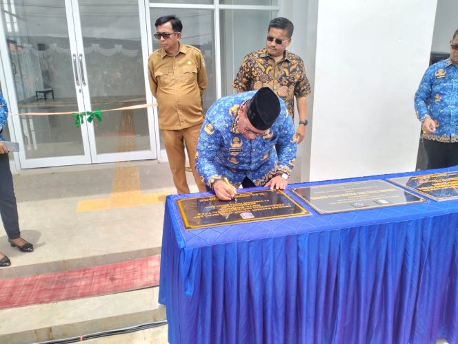Pj Gubernur PBD Meresmikan Kegiatan Fisik dan Non Fisik Tahun Anggaran 2023 dan 2024