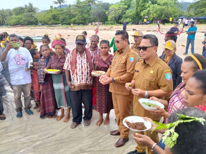 Festival Egek II Malaumkarta, Digelar Dalam Prosesi Pembukaan Sasi Hasil Kelautan