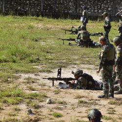 Tingkatkan Kemampuan Tempur, Satkopaska Koarmada III Gelar Latihan Menembak Senjata Bantu