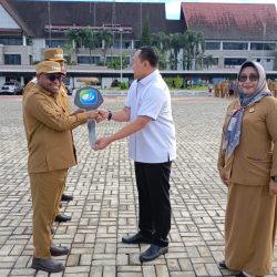 Wali Kota Sorong Pimpin Apel Pagi, Terima Penghargaan PARITRANA Award dan Tegaskan Program Strategis