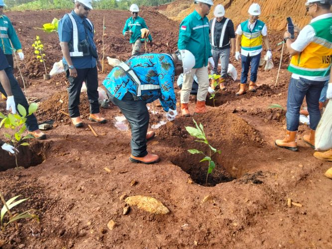Deputi PPKL Kementrian Lingkungan Hidup dan Kehutanan Tinjau Langsung Operasi Tambang Nikel Pulau GAG