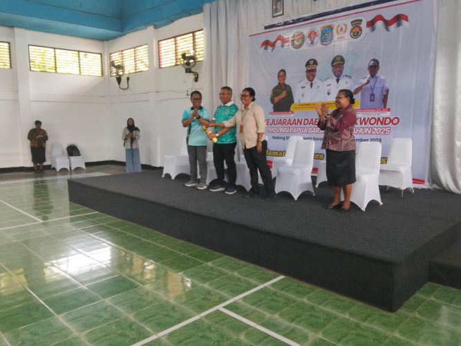 Staf Ahli Bidang Ekubang Buka Kejurda Taekwondo Provinsi PBD