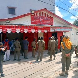 Cegah Banjir, Pemkot Sorong Tertibkan Lapak Usaha di Atas Drainase