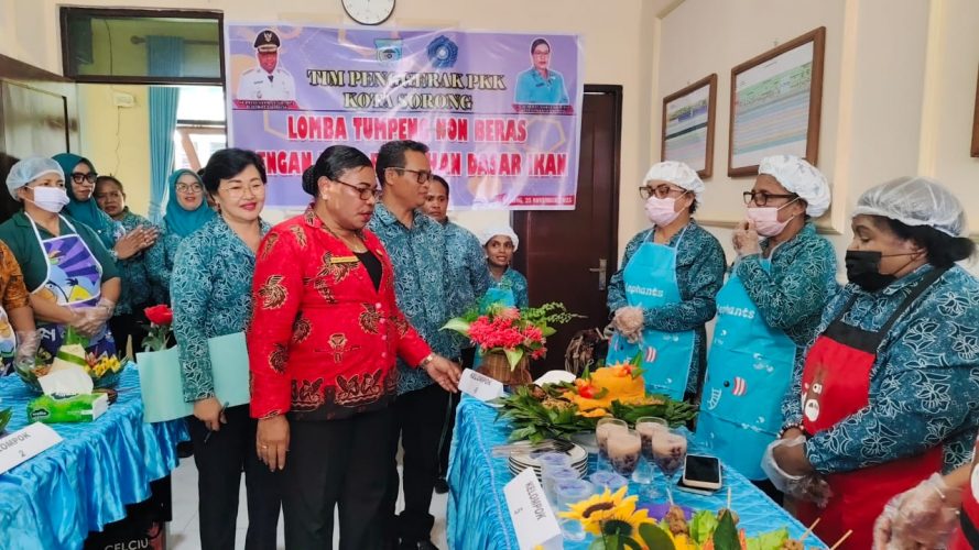 TP-PKK Kota Sorong Ajak Ibu-Ibu Berkreasi Lewat Lomba Tumpeng Non-Beras