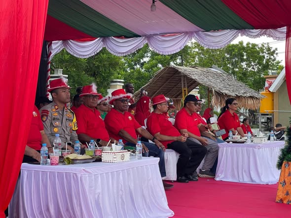 Septinus Lobat Tekankan Makna Kebersamaan di Karnaval Sinterklas 2025