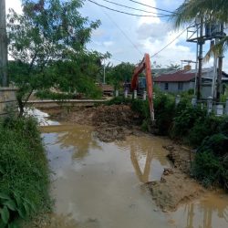 BERITA FOTO: Dinas Cipta Karya Normalisasi Saluran di Rawah Indah untuk Cegah Banjir