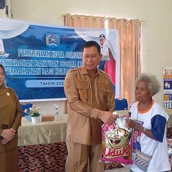 Pemkot Sorong Salurkan Bansos Permakanan bagi Ribuan Keluarga Miskin