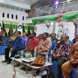 Robert Asmuruf Ajak Jemaat Maknai Natal sebagai Momentum Persatuan