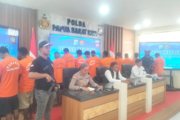 16 Tersangka Diamankan Polda PBD, Terkait Kasus Curanmor dan Curas 16 Tersangka Diamankan Polda PBD, Terkait Kasus Curanmor dan Curas