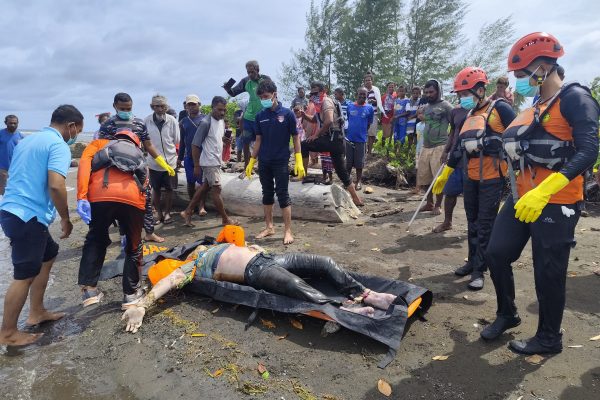 Penemuan Jenasah Di Raja Ampat Diduga WNA, Polisi Masih Selidiki Identitas Penemuan Jenasah Di Raja Ampat Diduga WNA, Polisi Masih Selidiki Identitas