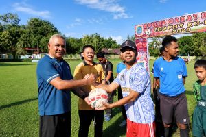 Polda PBD Dukung Pembinaan Anak Papua Lewat Turnamen Sepak Bola Trophy KU-15 Polda PBD Dukung Pembinaan Anak Papua Lewat Turnamen Sepak Bola Trophy KU-15