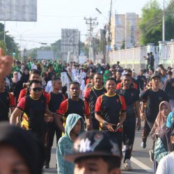 Personel Polda PBD Hadiri Jalan Santai, Peringati Tahun Baru Islam 1 Muharram 1448 H
