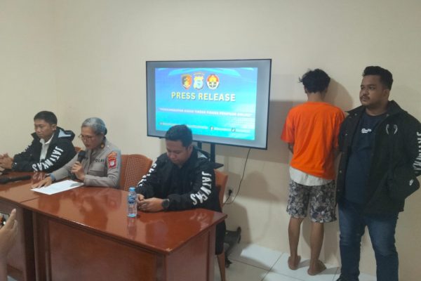 Ditkrimum Polda PBD Ringkus Pelaku Penipuan Online Di Surabaya