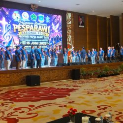 Gubernur Lepas Kontingan Papua Barat Daya Ikut Lomba Pesparawi Tingkat Nasional Ke-XIV Di Manokwari