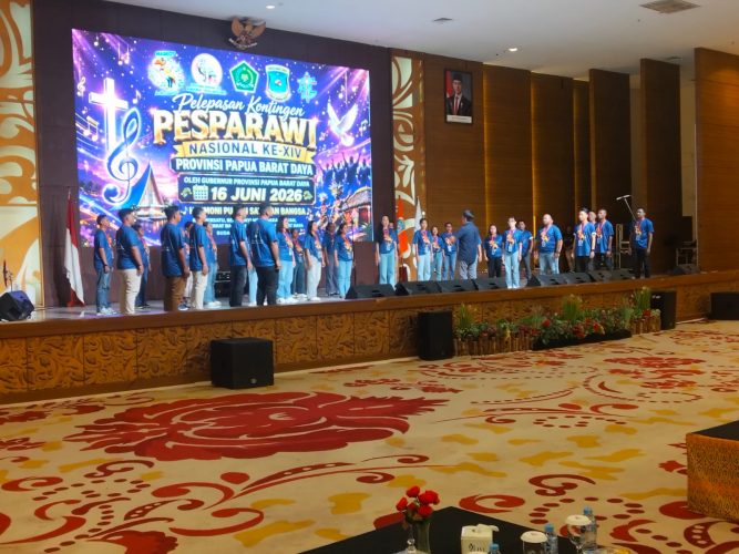 Gubernur Lepas Kontingan Papua Barat Daya Ikut Lomba Pesparawi Tingkat Nasional Ke-XIV Di Manokwari