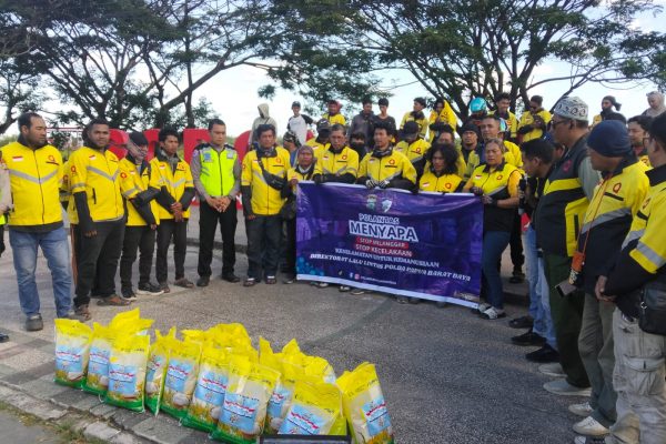 Sosialisasi Tertib Berlalu Lintas Sekaligus Pemberian Sembako Sosialisasi Tertib Berlalu Lintas Sekaligus Pemberian Sembako