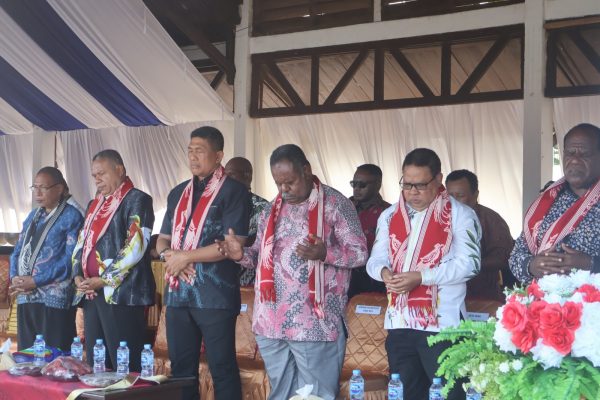Wakapolda PBD Hadiri Pembukaan Temu Raya V PAM GKI se-Tanah Papua Wakapolda PBD Hadiri Pembukaan Temu Raya V PAM GKI se-Tanah Papua