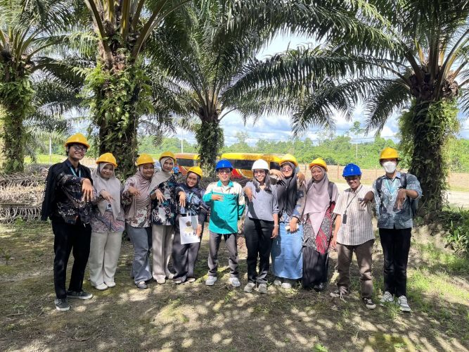 Memperkuat Wawasan Manajemen Keuangan, Mahasiswa Konsentrasi Keuangan UNIMUDA Sorong Melakukan Kunjungan Industri Pada PT. Henrison Inti Persada