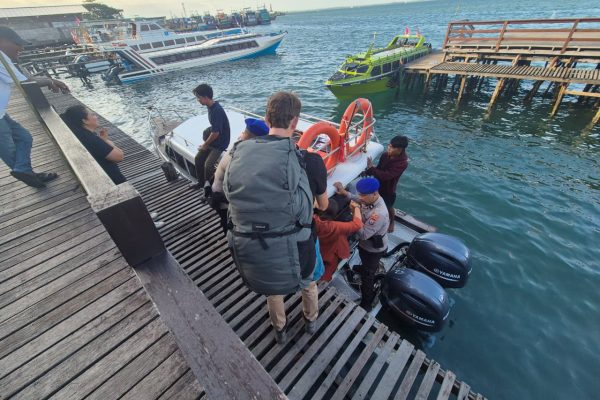 Personel Tourist Police Ditpolairud Polda PBD Berikan Rasa Aman dan Nyaman Bagi Wisatawan Personel Tourist Police Ditpolairud Polda PBD Berikan Rasa Aman dan Nyaman Bagi Wisatawan