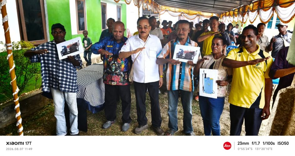 RJK Serahkan Alsintan Bagi Petani Di Kota Sorong