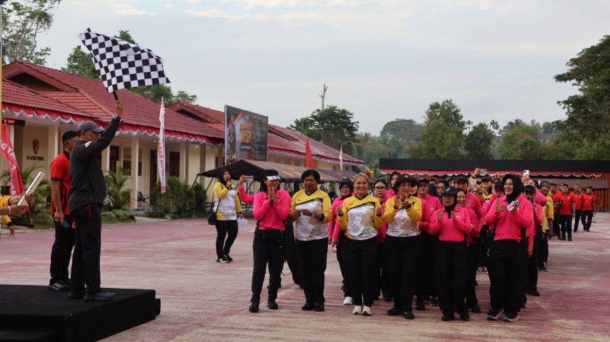 Semarak Sambut HUT RI ke-81 dan HUT Polwan ke-78, Polda PBD Gelar Jalan Santai