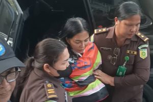 Mantan Bupati Minut Ditangkap Tim Tabur Kejati Sulut di Mimika Mantan Bupati Minut Ditangkap Tim Tabur Kejati Sulut di Mimika