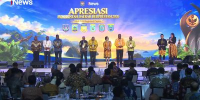 Pemda Berprestasi Regional Papua Terima Apresiasi Kinerja Pembangunan Pemda Berprestasi Regional Papua Terima Apresiasi Kinerja Pembangunan