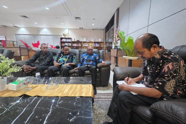 Wali Kota Sorong Perjuangkan Pengangkatan PPPK Paruh Waktu Menjadi Penuh Waktu Wali Kota Sorong Perjuangkan Pengangkatan PPPK Paruh Waktu Menjadi Penuh Waktu