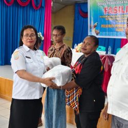 Pelatihan Noken Rajut Dorong 20 Peserta Bangun Usaha di Kota Sorong