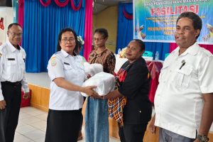 Pelatihan Noken Rajut Dorong 20 Peserta Bangun Usaha di Kota Sorong