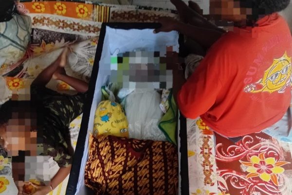 Polisi Tangkap Pelaku Penganiayaan Bayi Hingga Meninggal Dunia Polisi Tangkap Pelaku Penganiayaan Bayi Hingga Meninggal Dunia