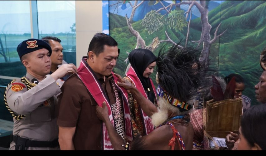 Brigjen Pol. Hengki Haryadi Tiba di Sorong, Disambut Wakapolda dan Forkopimda