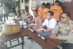 Pengedar Shabu Diringkus Tim Opsnal Satresnarkoba Saat Ambil Barang Pada Jastip JNT Pengedar Shabu Diringkus Tim Opsnal Satresnarkoba Saat Ambil Barang Pada Jastip JNT