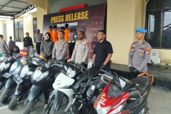 Polres Sorong Ungkap Sindikat Curanmor Tiga Pelaku Berstatus Anak Polres Sorong Ungkap Sindikat Curanmor Tiga Pelaku Berstatus Anak