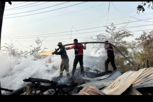 Satgas Preventif Operasi Bina Karuna Dofior 2026 Gerak Cepat Tangani Kebakaran Klasaman Satgas Preventif Operasi Bina Karuna Dofior 2026 Gerak Cepat Tangani Kebakaran Klasaman
