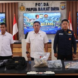 WNA China Pemburu Penyu Sisik Ditetapkan Sebagai Tersangka dan Ditahan