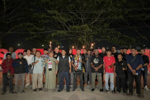 Peringati Hilangnya 5 Wartawan dan Misteri Kematian Yanto Idorway Jurnalis PBD Nyalakan 1000 Lilin Peringati Hilangnya 5 Wartawan dan Misteri Kematian Yanto Idorway Jurnalis PBD Nyalakan 1000 Lilin