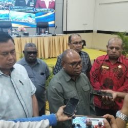 Pemkot Sorong Kerahkan Ratusan Tangki Air Padamkan Api TPA Makbon