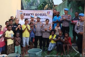 Bidpropam Polda PBD Salurkan 40.000 Liter Air Bersih Kepada Warga Warmon Kokoda SP 3 Bidpropam Polda PBD Salurkan 40.000 Liter Air Bersih Kepada Warga Warmon Kokoda SP 3