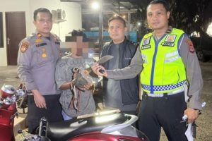 Sembilan Paket Ganja Diamankan Petugas Saat Operasi Pekat II Dofior 2026, Petugas Didepan Bandara DEO