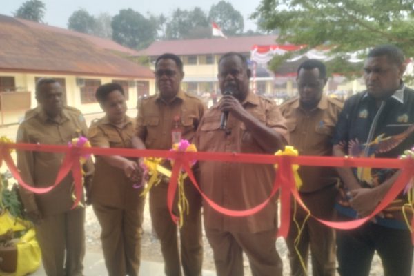Dukung Kualitas Pendidikan Pemprov PBD Bangun 8 Ruang Belajar di SMAN Satu