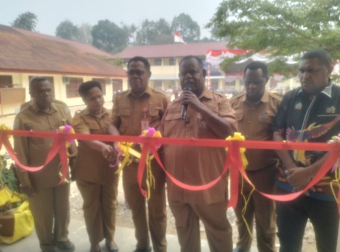 Dukung Kualitas Pendidikan Pemprov PBD Bangun 8 Ruang Belajar di SMAN Satu