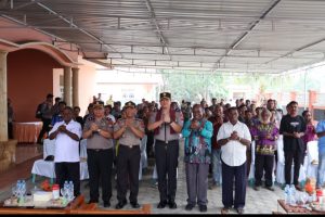 Kapolda PBD Brigjen Pol Hengki Haryadi Kumpul Bersama Masyarakat Suku Moi di Aimas Kapolda PBD Brigjen Pol Hengki Haryadi Kumpul Bersama Masyarakat Suku Moi di Aimas