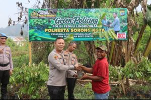 Green Policing, Polresta Sorong Kota Tanam 90 Pohon Produktif Dukung Ketahanan Pangan dan Kamtibmas Green Policing, Polresta Sorong Kota Tanam 90 Pohon Produktif Dukung Ketahanan Pangan dan Kamtibmas
