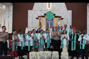 Wakapolda PBD Ajak Jemaat GKI Imanuel Malawili Bersama Jaga Kamtibmas Wakapolda PBD Ajak Jemaat GKI Imanuel Malawili Bersama Jaga Kamtibmas